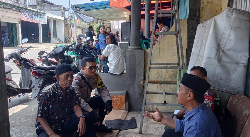 Polsek Cibeurem Laksanakan memberikan himbauan Kamtibmas jaga kondisifitas pilkada serentak 2024