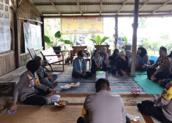 Gelar Jum’at Curhat di Gunung, Kapolres Sukabumi Kota Dengarkan Curhatan Petani