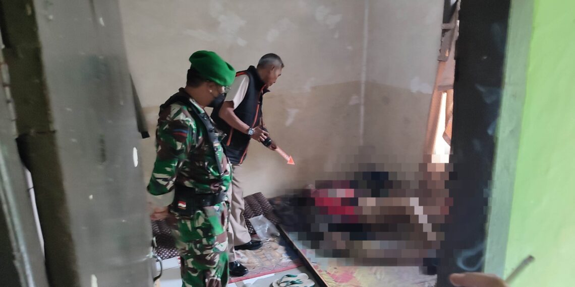 Inafis Sat Reskrim Polres Sukabumi Kota Evakuasi Mayat Laki-laki Paruh Baya ke Rumah Sakit