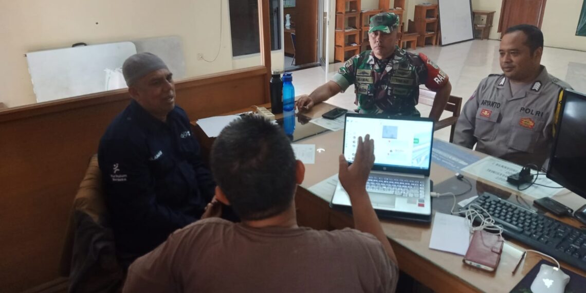 Sinergitas TNI-POLRI Bhabinkamtibmas dan Babinsa Sukamaju Sambang Warga Binaan.