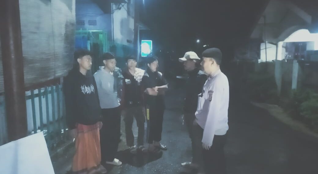 Guna menciptakan Keamanan dan Kondusif Dalam Menghadapi Tahapan Pilkada Serentak 2024, Polsek Cibeureum Patroli Dialogis