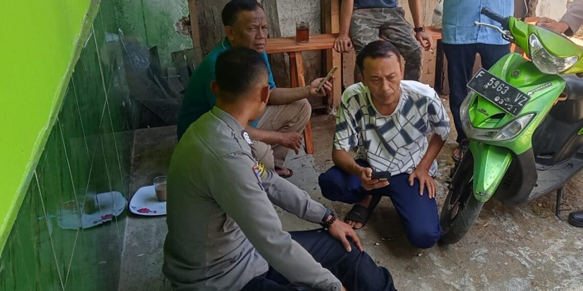 Bhabinkamtimbas Polsek Lembursitu Sambang  Warga Masyarakat Wujudkan kemintraan