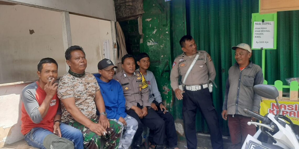 Patroli Polsek Sukalarang Sambangi Pangkalan Ojek Guna Sampaikan Pesan Kamtibmas