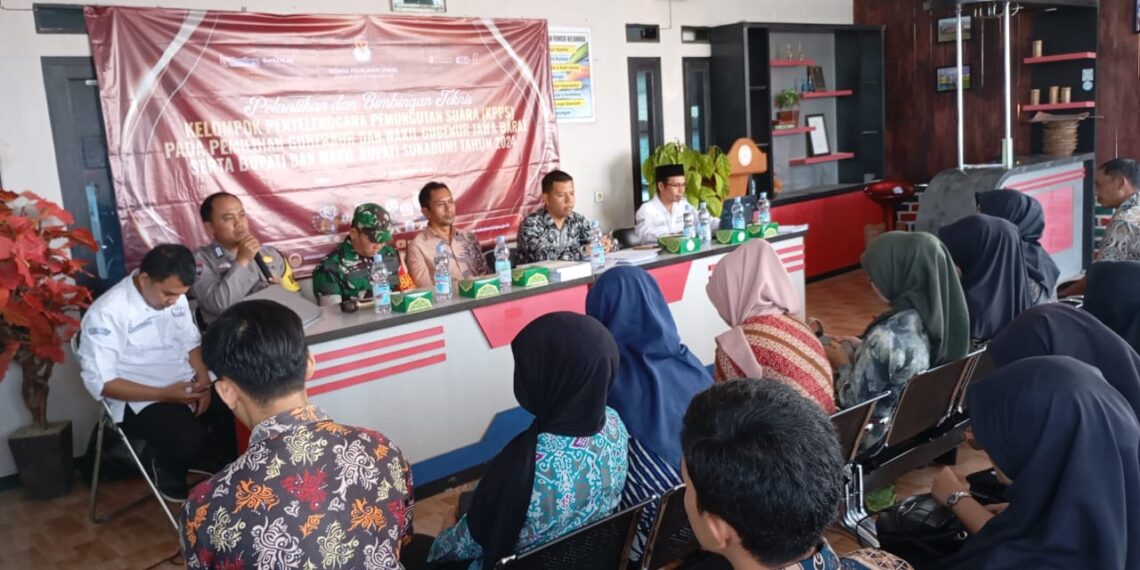 Bhabinkamtibmas Hadiri Pelantikan KPPS untuk Dukung Pilkada Damai di Kecamatan Cisaat