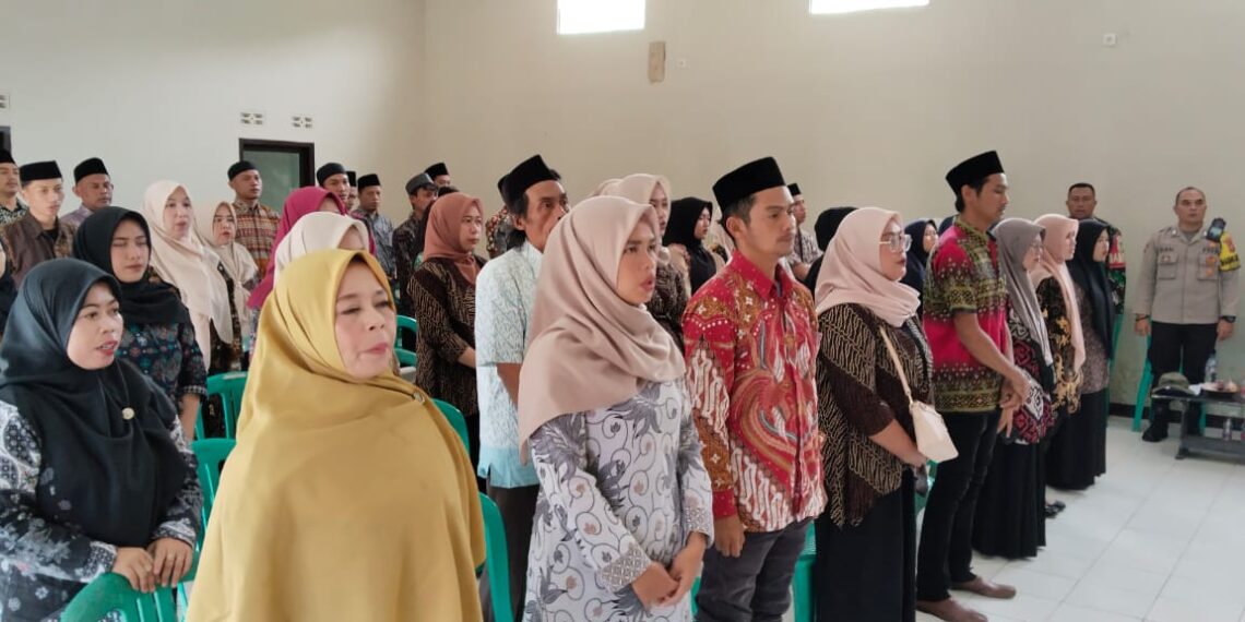 Bhabinkamtibmas Polsek Cireunghas Hadiri Pelantikan Anggota KPPS untuk Pilkada Serentak Tahun 2024