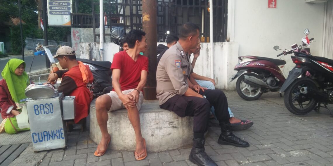 Tingkatkan Kamtibmas dan Jaga Kondusifitas Pilkada Serentak 2024, Polsek Kadudampit melaksanakan patroli untuk mengantisipasi gangguan kamtibmas  di wilayah hukum polsek kadudampit
