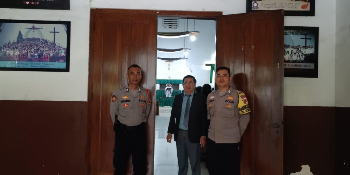 Jaga Kondusifitas Pilkada Serentak 2024 Anggota Polsek Warudoyong Lakukan Pam Gerja