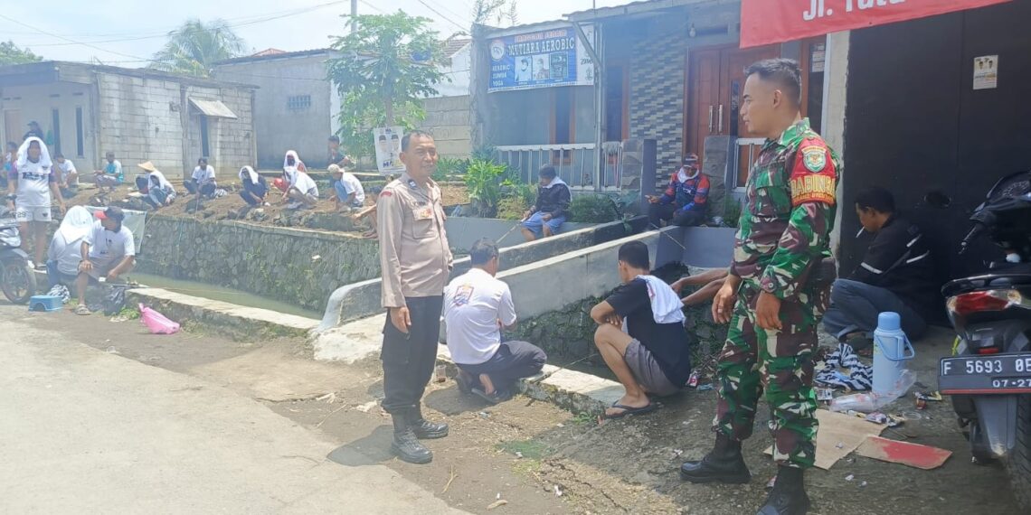 Wujudkan Harkamtibmas Pilkada 2024, Bhabinkamtibmas Jayamekar Efektifkan Sambang warga Cicadas Kaler