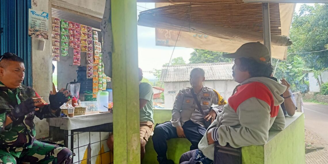 Bhabinkamtibmas Polsek Lembursitu selalu hadir di tengah kegiatan masyarakat