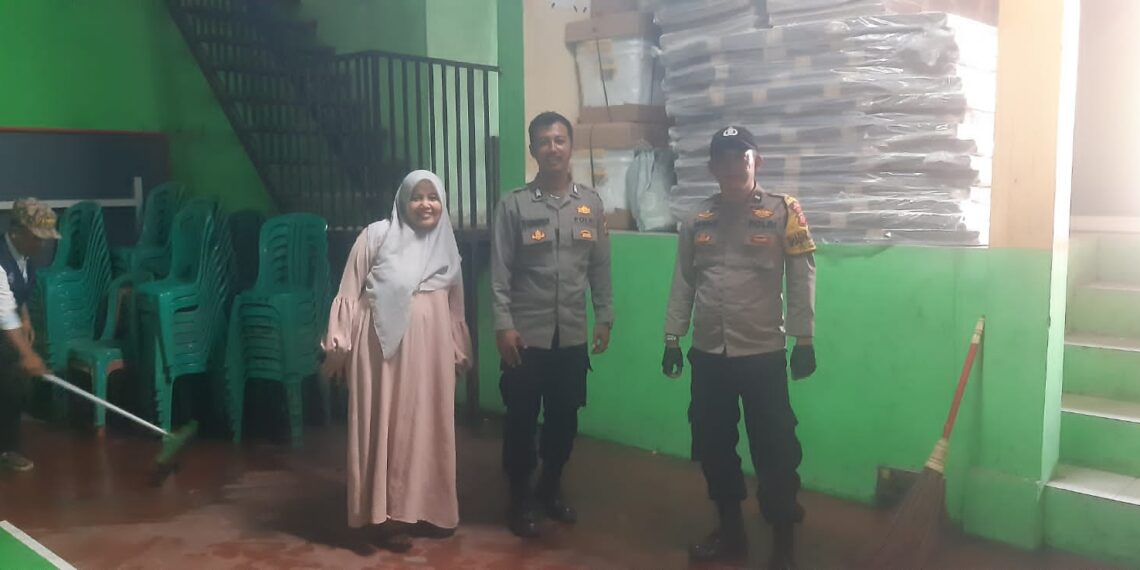 Berikan kelancaran dan rasa aman Połsek Sukaraja Polres Sukabumi Kota melalui personilnya melaksanakan Monitoring Giat PPK