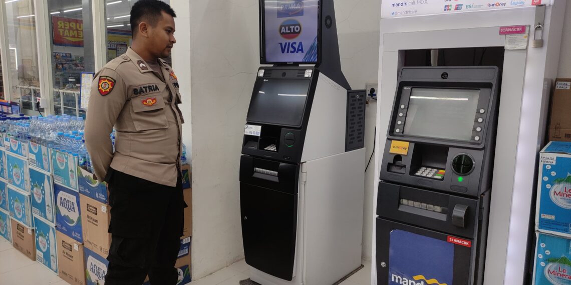 Polsek Kadudampit melaksanakan patroli