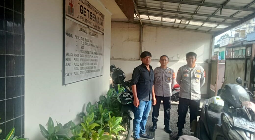 Polisi Rutin Ciptakan Keamanan,  Pam Gereja Setiap Hari Minggu