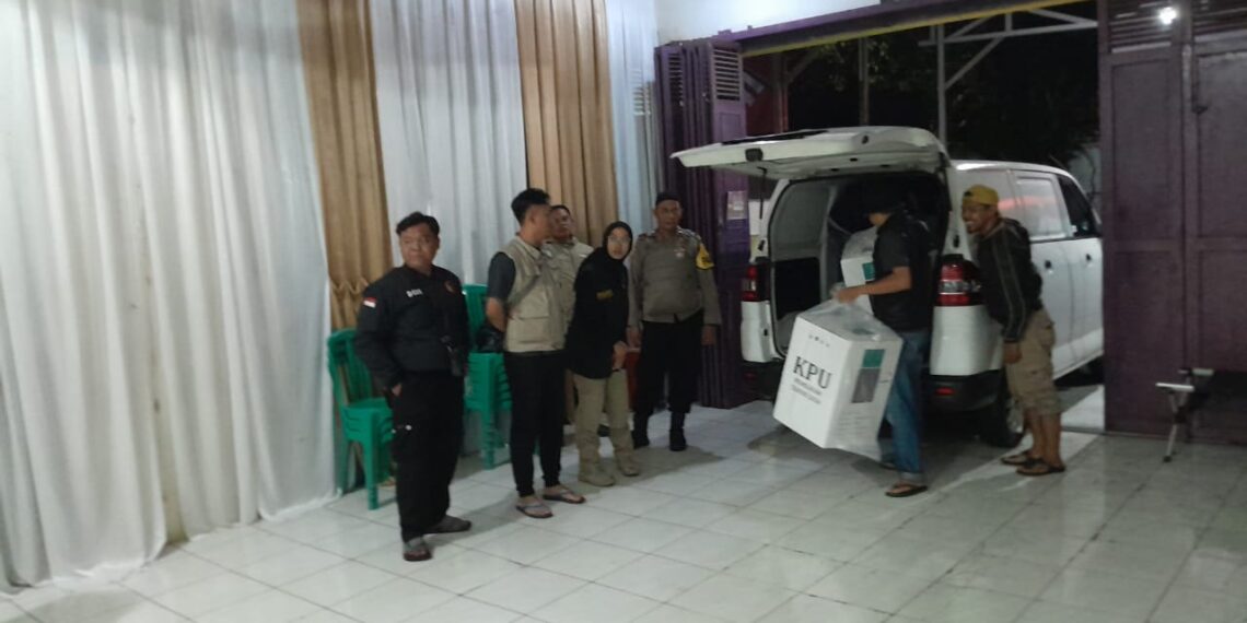 polsek Baros sigap amankan pengawalan dan penggeseran Kotak suara Gudang PPK