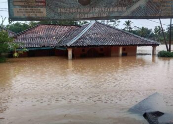 Diterjang Hujan Deras dengan Intensitas Tinggi, Sukabumi Dikepung Banjir