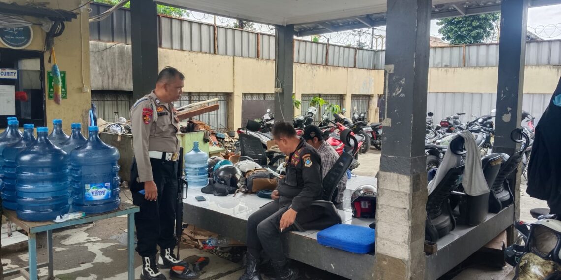 Patroli Sambang Warga Wujudkan Kemitraan Dalam Jaga Kamtibmas