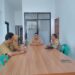 Wujudkan Harkamtibmas Pasca Pilkada 2024, Bhabinkamtibmas Sambangi Staf Kelurahan Jayamekar