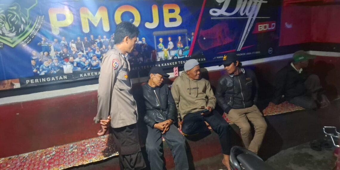 anggota patroli Polsek WarudoyongGencar Laksanakan Patroli Malam Hari