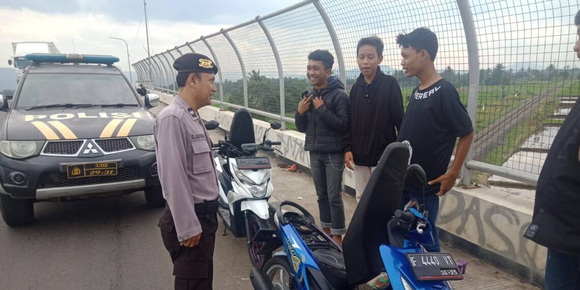 Polsek Cibeureum Laksanakan Patroli Cipkon di sore hari pasca Pemilukada 2024