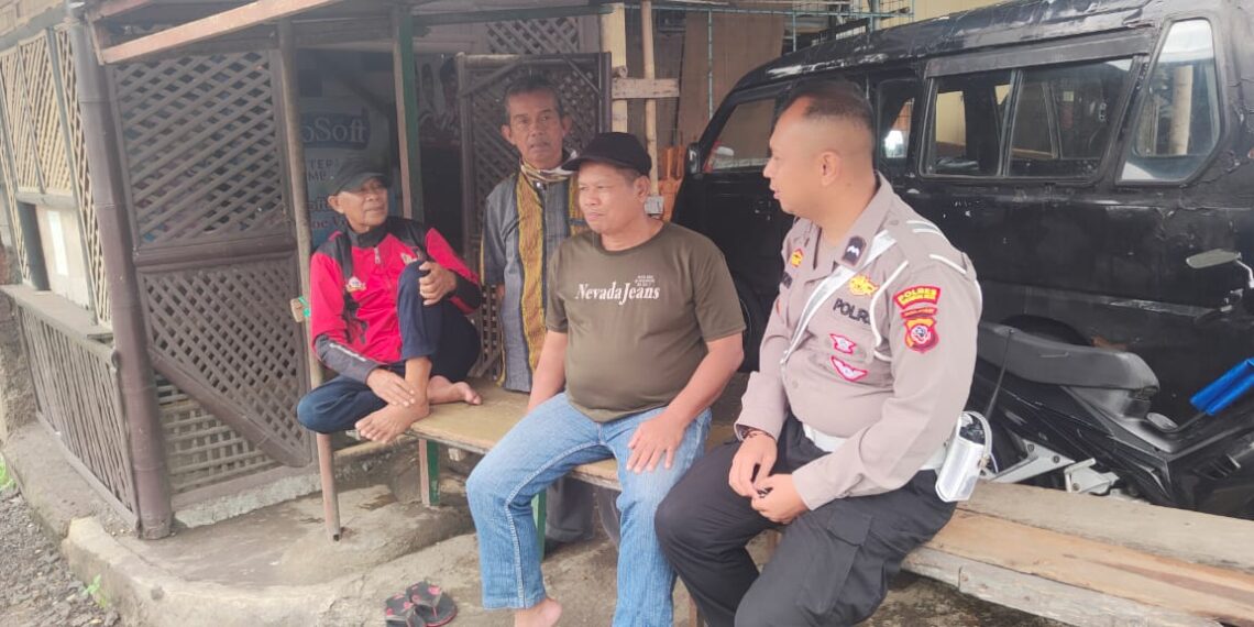 Tingkatkan Kesadaran berlalulintas. Unit lantas Polsek Baros sambangi Ojeg Sudajaya