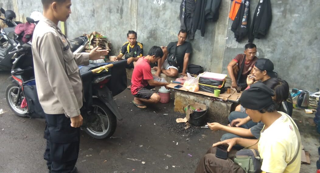 Polsek Citamiang Patroli Dialogis dan Sambangi Warga Pasca Pilkada
