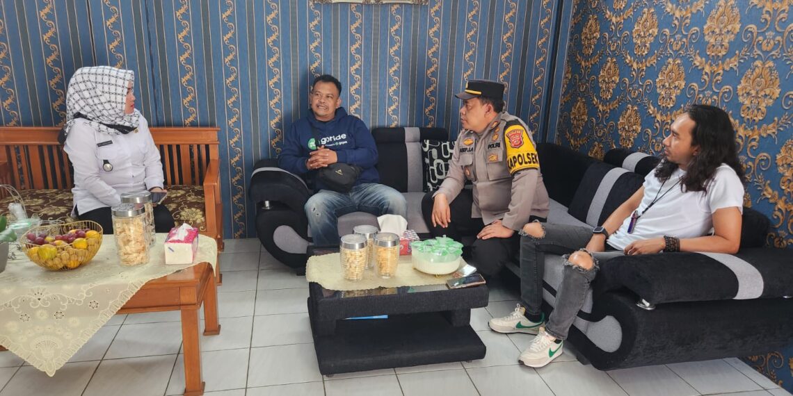 polsek Sukalarang Sambang Dengan Camat Sukalarang Di Wilayah Hukum