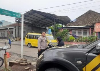 Polsek Cireunghas Sapa Warga Ciptakan Situasi Kamtibmas Tetap Kondusif