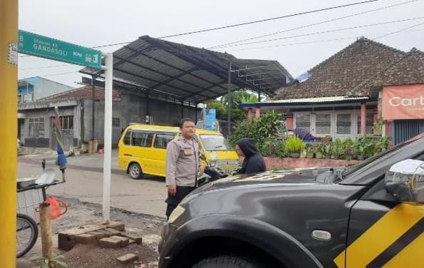 Polsek Cireunghas Sapa Warga Ciptakan Situasi Kamtibmas Tetap Kondusif