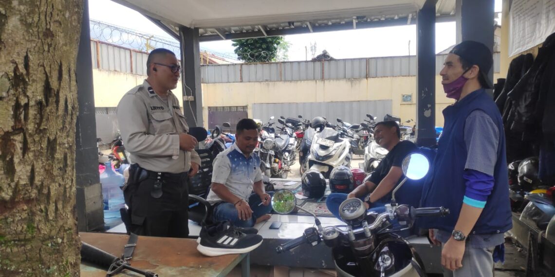Patroli Dialogis Polsek Kebonpedes Tingkatkan Edukasi Kamtibmas