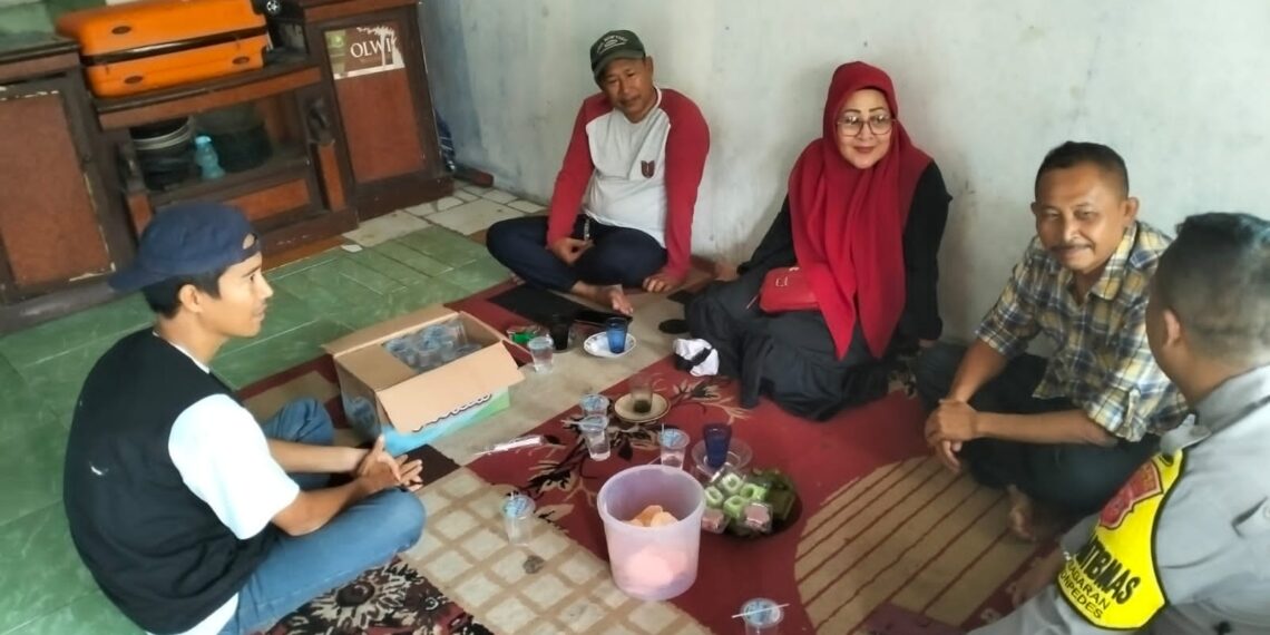 Polsek Kebonpedes Sambangi Warga Jelang Libur Natal 2024