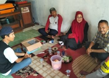 Polsek Kebonpedes Sambangi Warga Jelang Libur Natal 2024