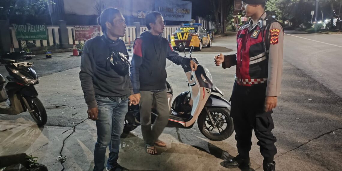 polsek baros sambangi terminal antisipasi Gangguan Kamtibmas