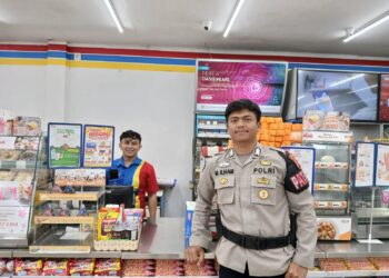 Patroli sambang Alfamart dan Indomart beri himbauan kamtibmas