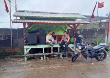 Polsek Cibeureum  Sambangi Warga