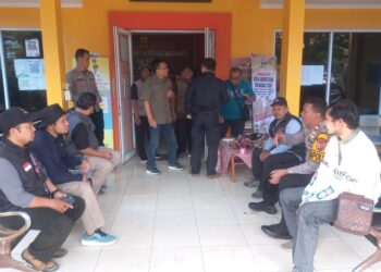 Polsek Sukabumi Silaturahmi Sambang Kantor Desa