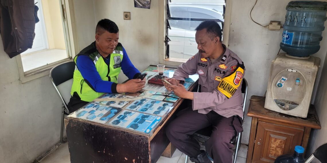 Cegah Gangguan Kamtibmas,Polsek Cisaat Intensifkan Patroli Dialogis