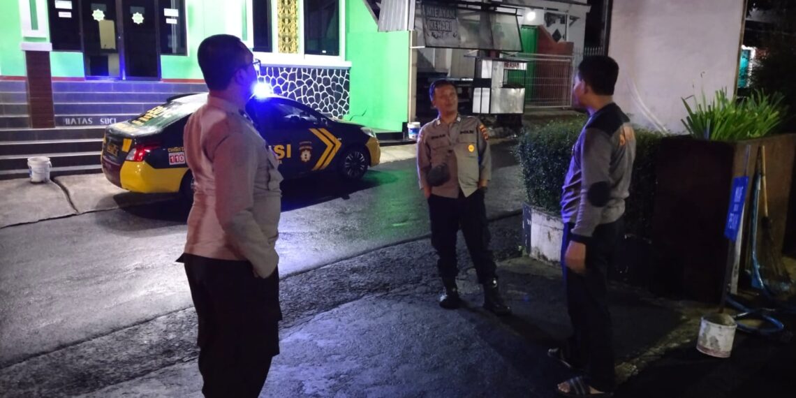 Jaga Kamtibmas, Polsek Cikole Laksanakan Patroli Pada Malam Hari