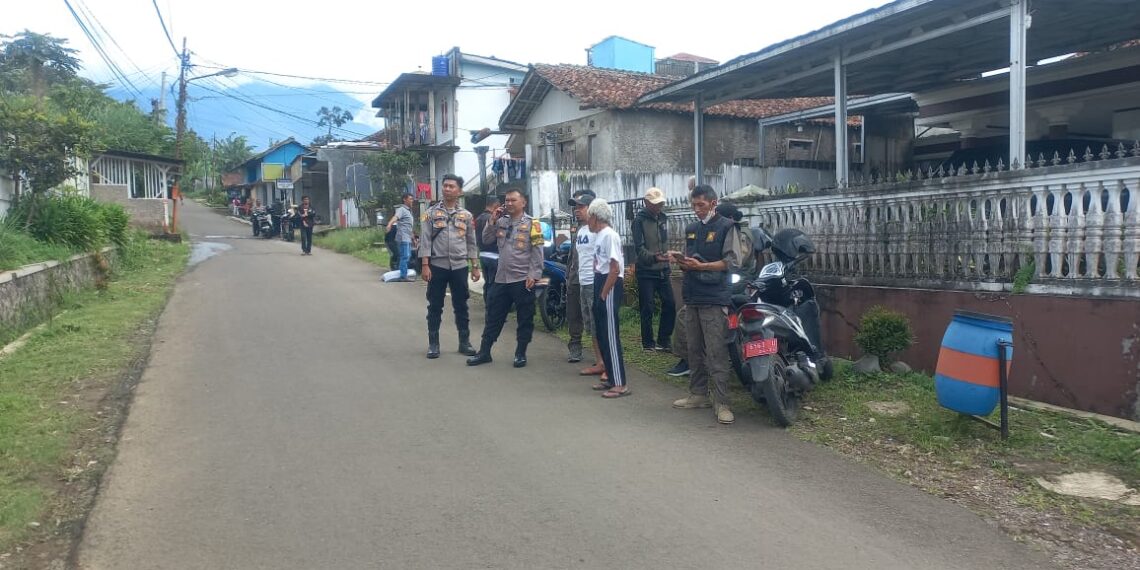 Bhabinkamtibmas Desa Sudajaya Girang Jaga Kondusifitas Wilayah Binaan Dengan Giat Sambang