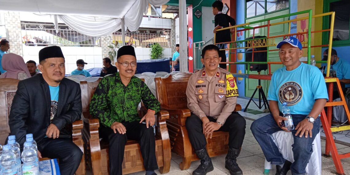 Dalam Rangka Bakti Sosial Majjlis Talim Atta’ib Yang Ke-8 Th Kapolsek Hadiri Kegiatan Khitanan Massal