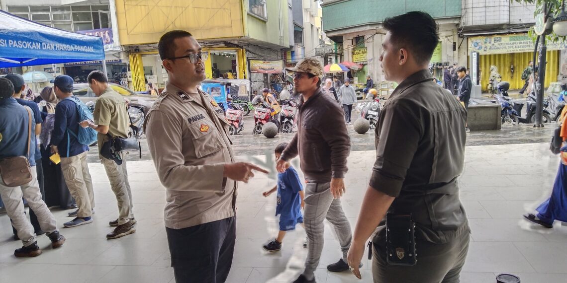 Polsek Cikole Laksanakan Patroli Dialogis dan Pemantauan Wilayah jelang Nataru