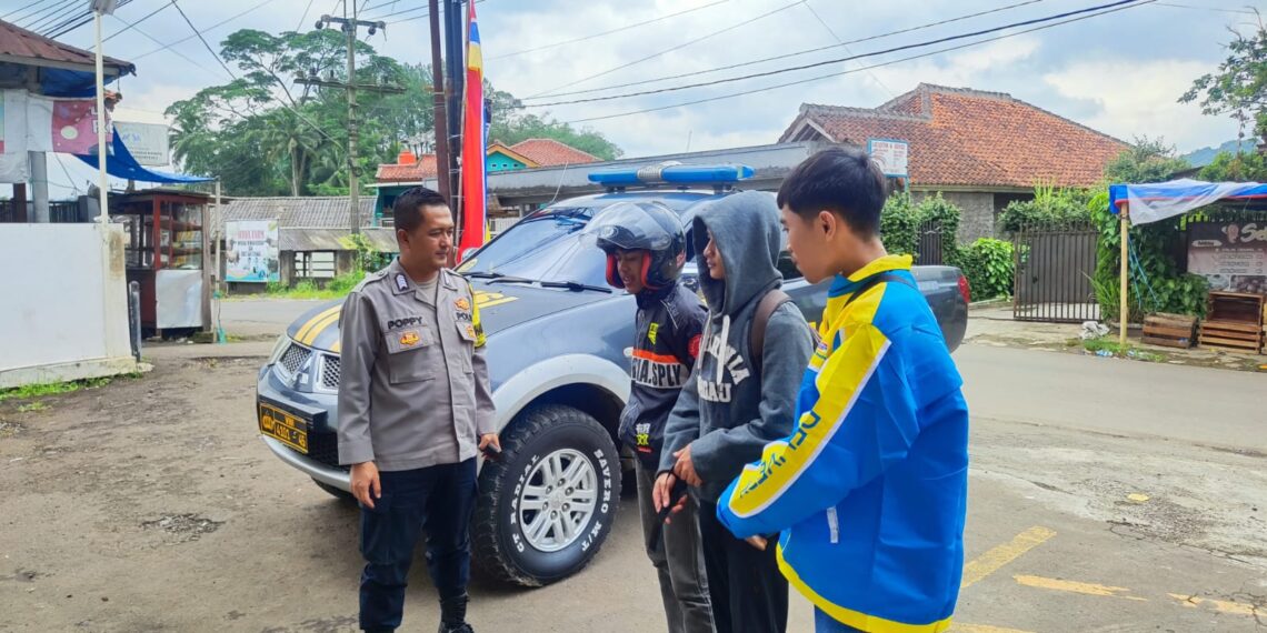 Polsek Kebonpedes Patroli Dialogis Sampaikan Himbauan