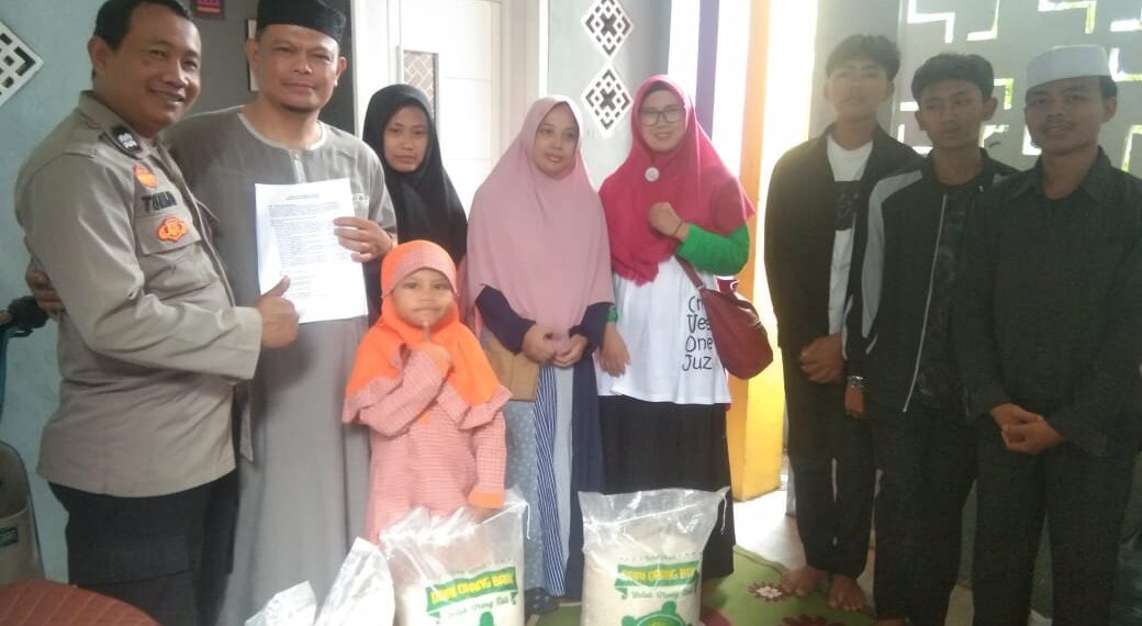 Jum’at Berkah. Kapolsek Baros  Support Penyaluran Gerakan Infak Beras (GIB) ke Pondok Pesantren