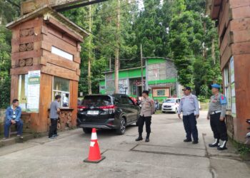 Polsek Kadudampit laksanakan Pengamanan Objek Wisata Situgunung