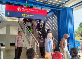 Polsek Cisaat Laksanakan  Pengamanan Stasiun Kereta Api