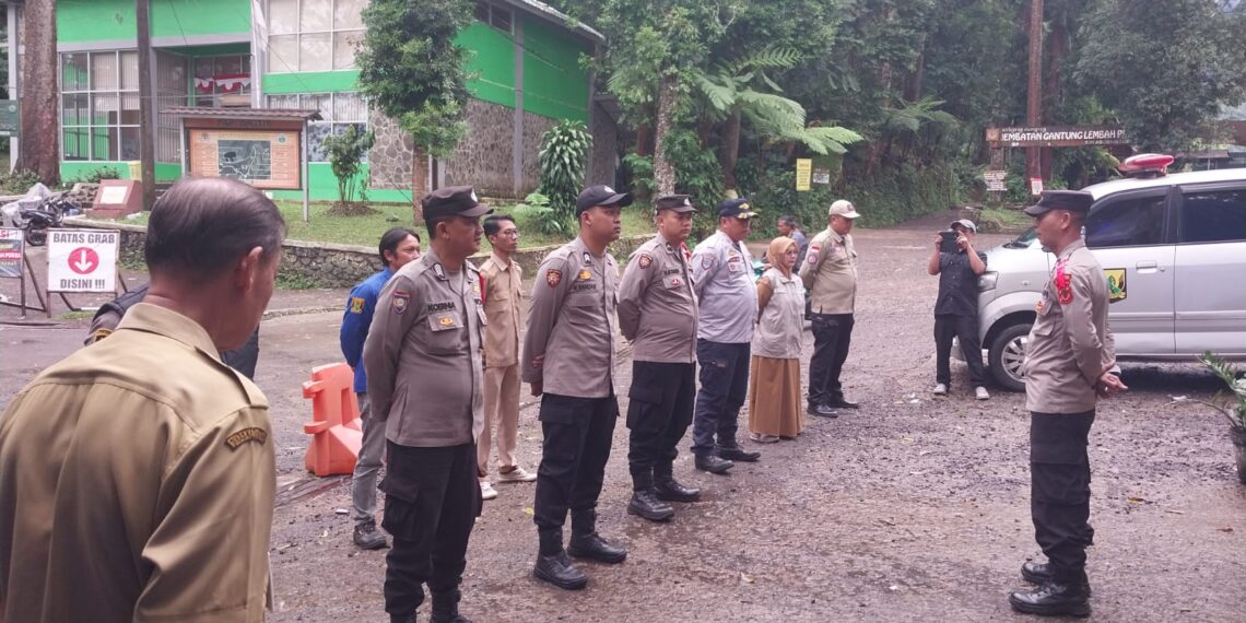 Polsek kadudampit laksanakan Pengamanan Objek Wisata Situgunung