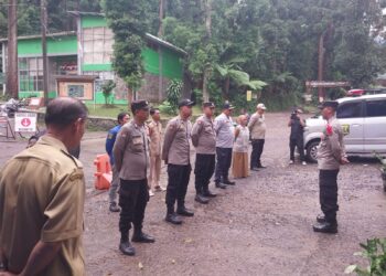 Polsek kadudampit laksanakan Pengamanan Objek Wisata Situgunung