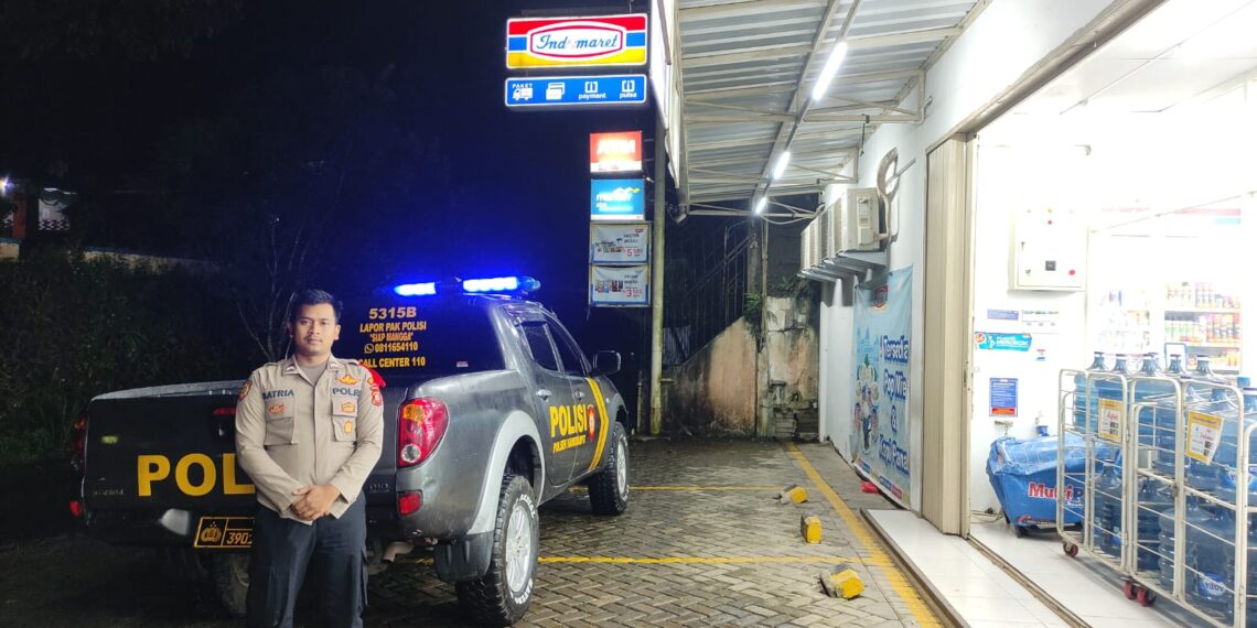Patroli mobile rutin Polsek Kadudampit antisipasi gangguan kamtibmas