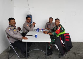 Beri Rasa Aman, Polsek Cibeureum Sukabumi Amankan Kebaktian Umat Kristiani