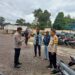 Anggota Patroli Himbau Tukang Parkir Agar Tertib Pada Peraturan
