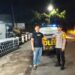 Polsek Kebonpedes Sambangi Warga Malam Hari Sampaikan Himbauan Kamtibmas
