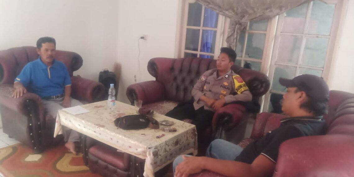 Polsek Sukabumi Menjenguk Tokoh Masyarakat Yang Sakit